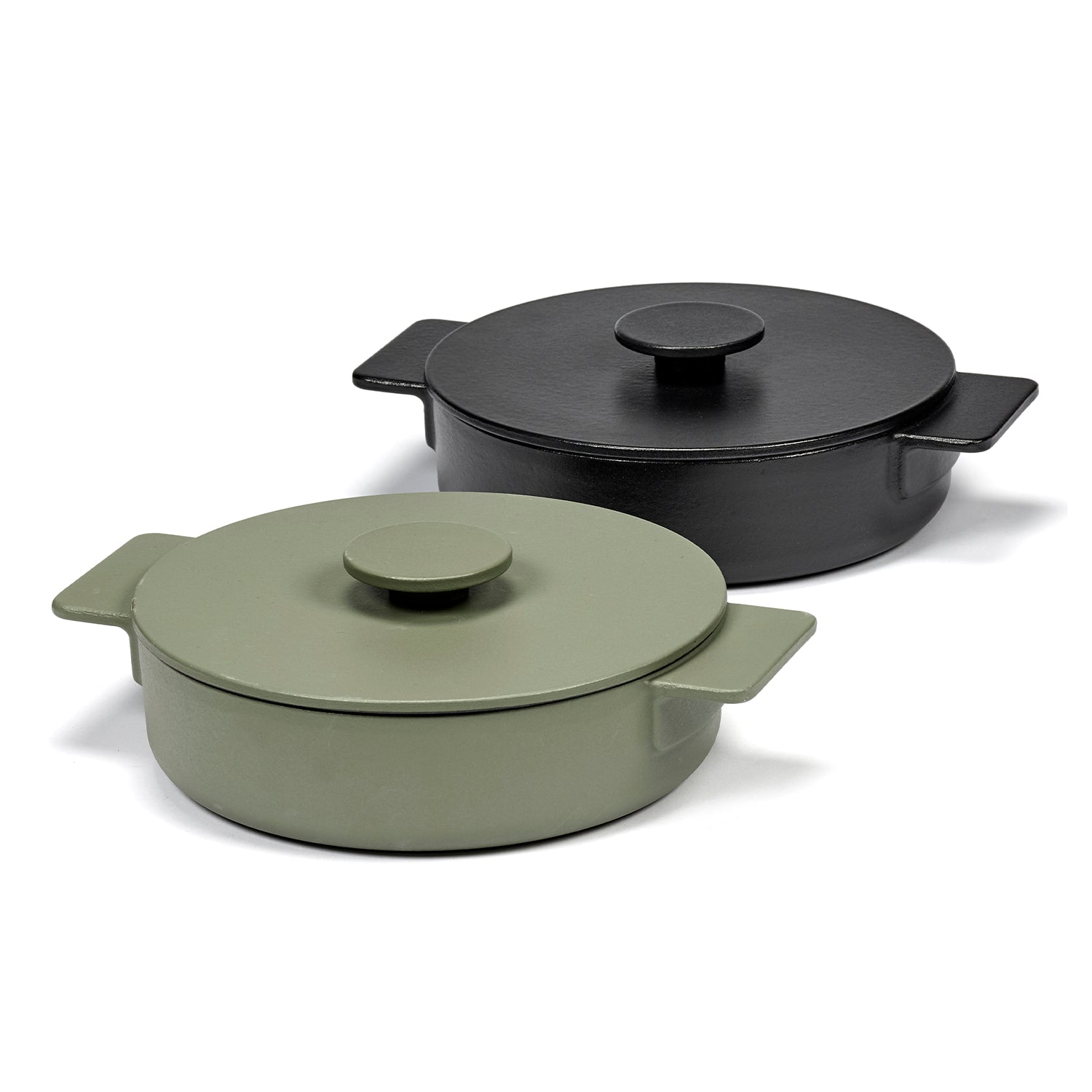 a picture of  Cast Iron Shallow Pot 1.7L on makers and merchants website