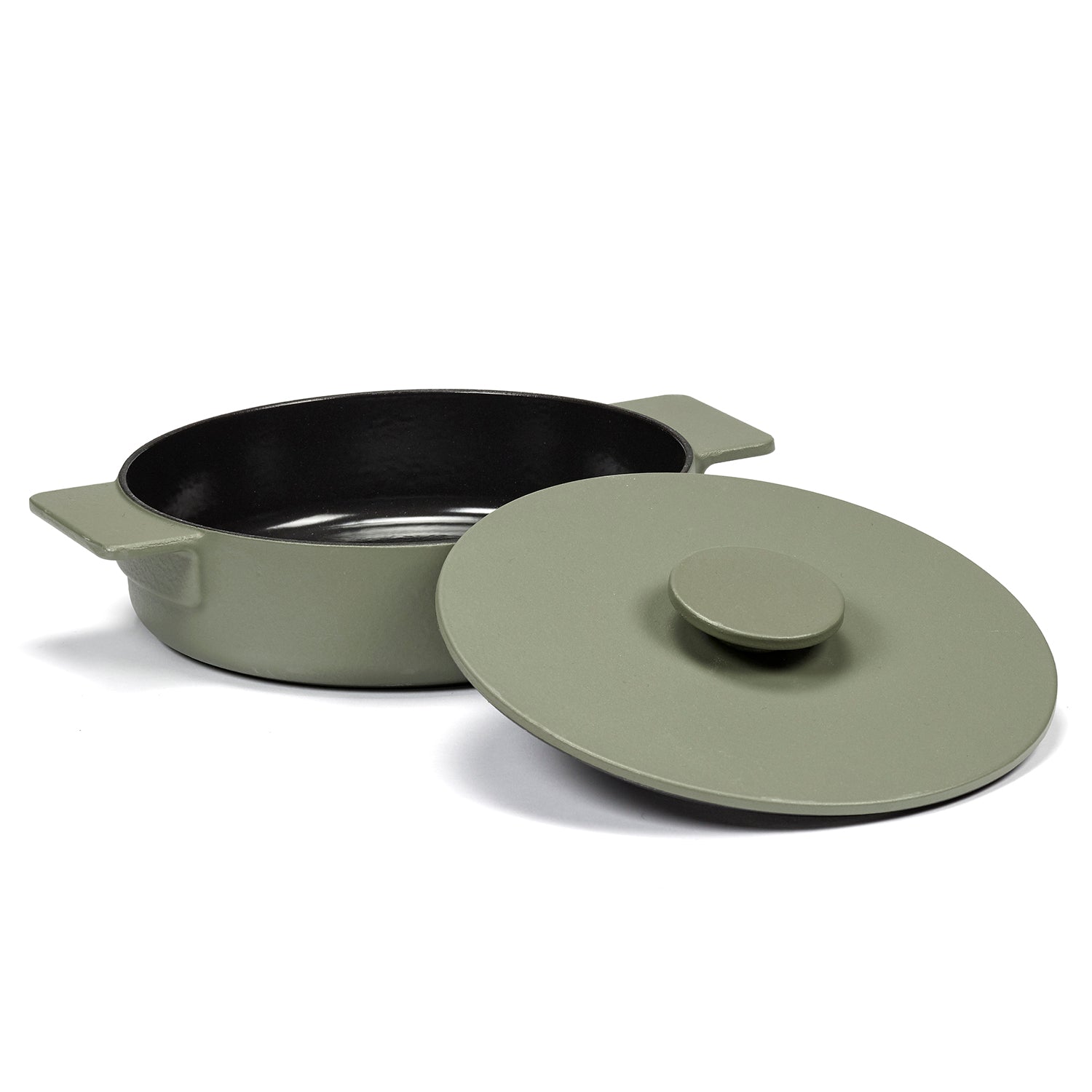 a picture of  Cast Iron Shallow Pot 2.6L on makers and merchants website