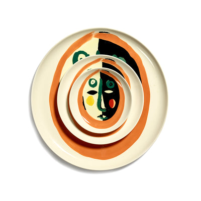 a picture of  Dessert Plate Face 1 on makers and merchants website